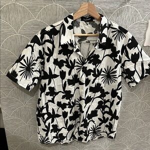 Black and White Floral Short Sleeve Shirt